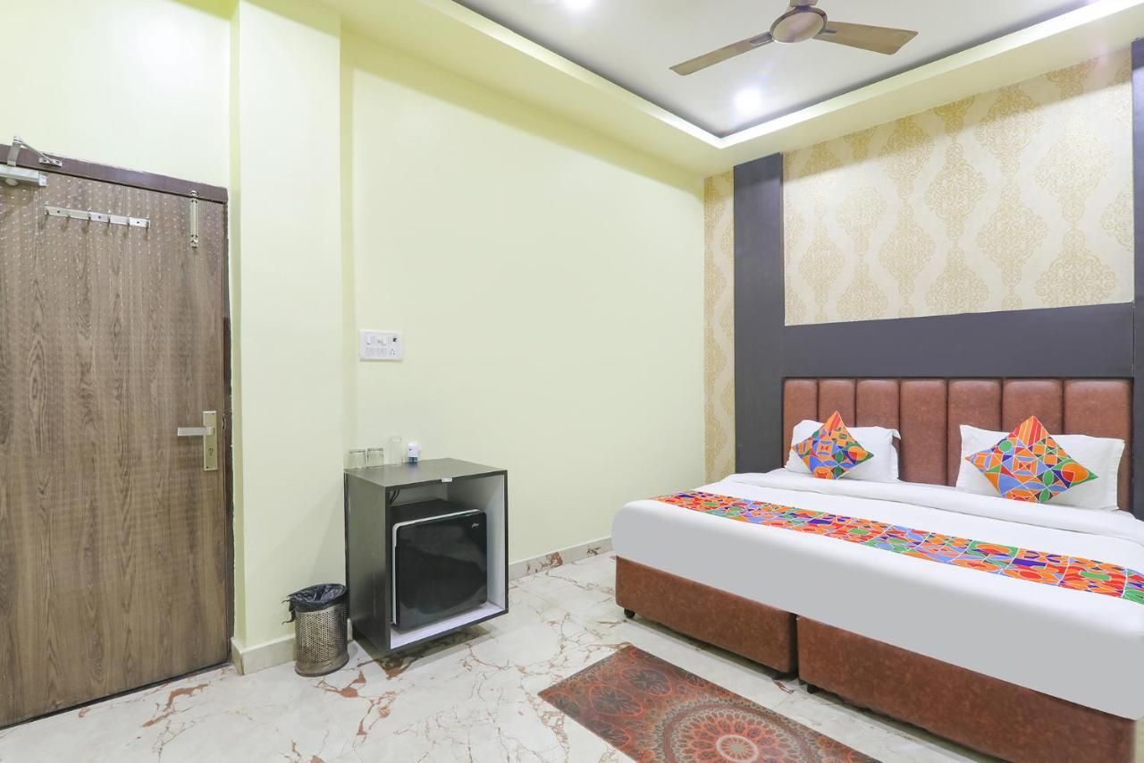 โอโย 15530 โฮเทล จีเอส เรซิเดนซี Hotel พาราณสี ภายนอก รูปภาพ