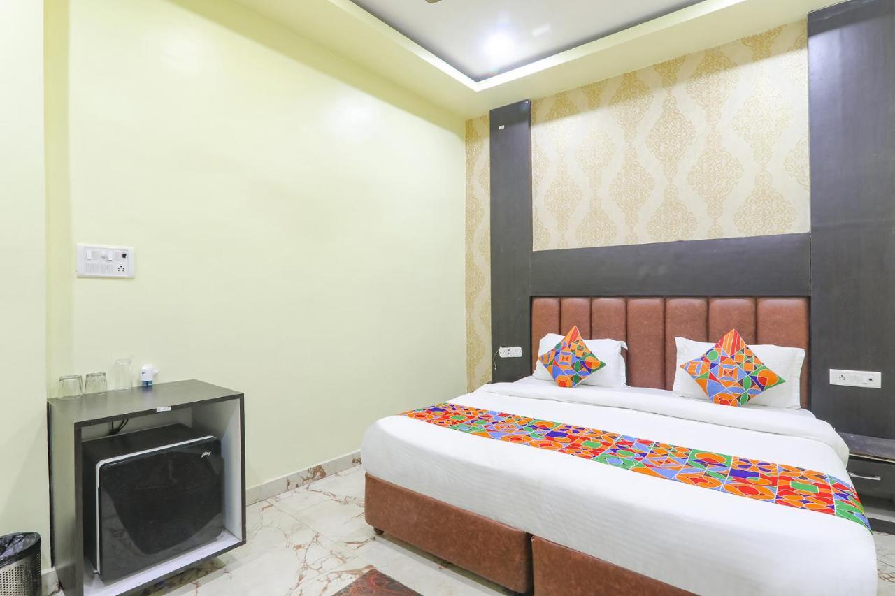 โอโย 15530 โฮเทล จีเอส เรซิเดนซี Hotel พาราณสี ภายนอก รูปภาพ